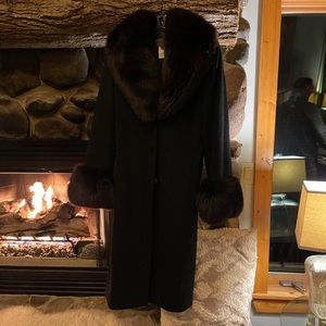 Timeless, Loro Piana/Les Complain cashmere/wool coat with Fox fur trim sz 6